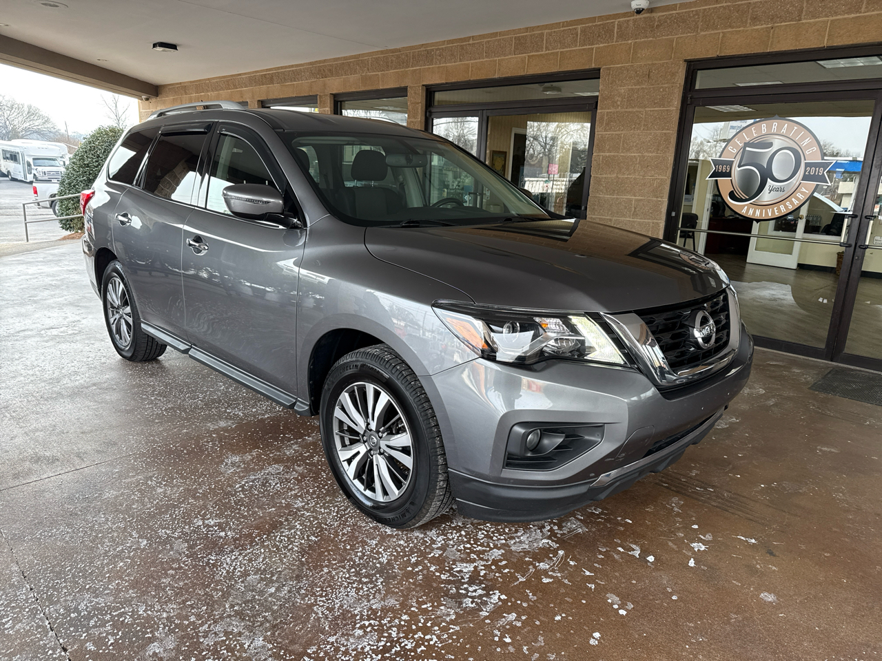 Nissan Pathfinder 4x4 SV 2017