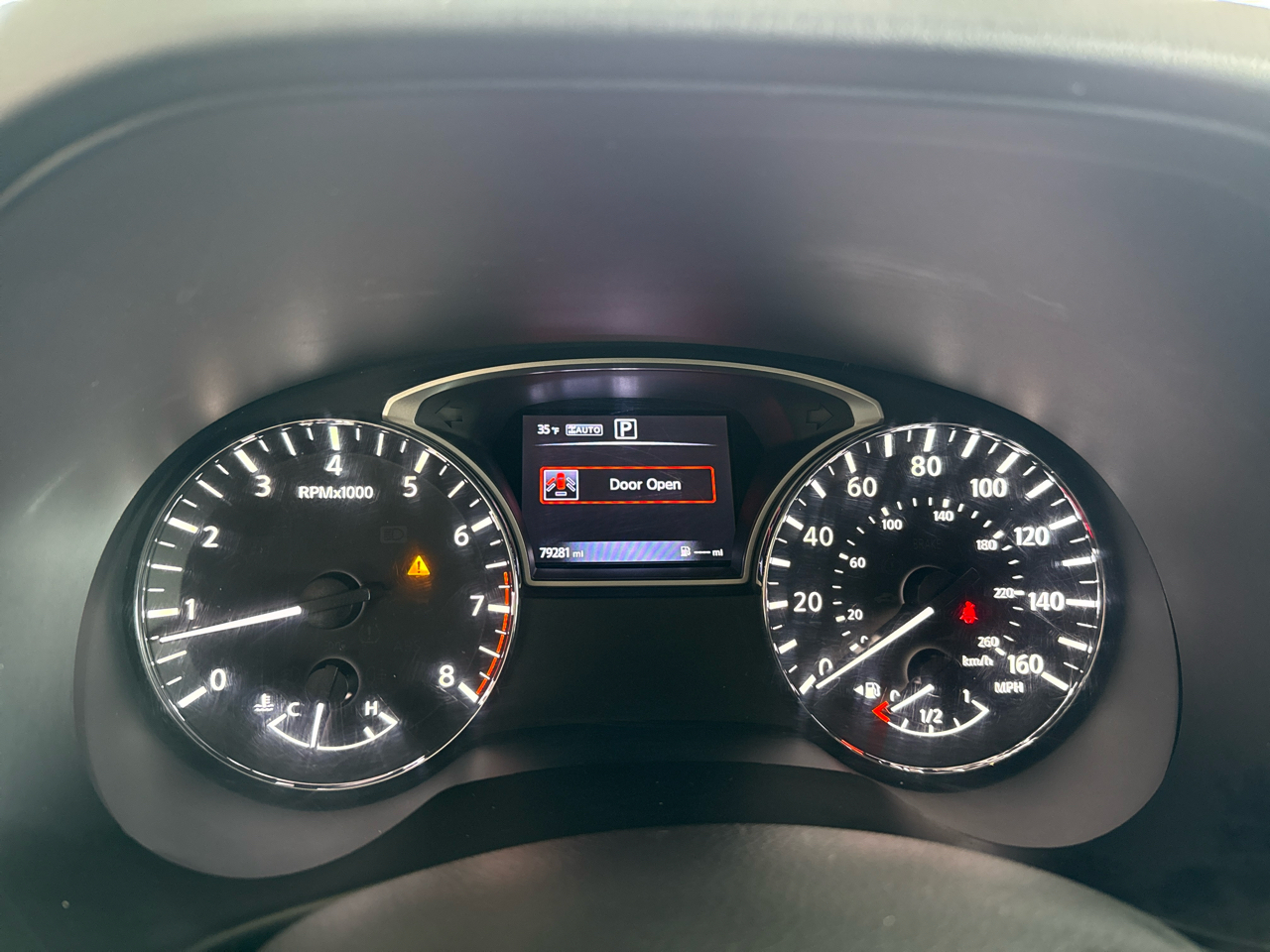 Nissan Pathfinder 4x4 SV 2017