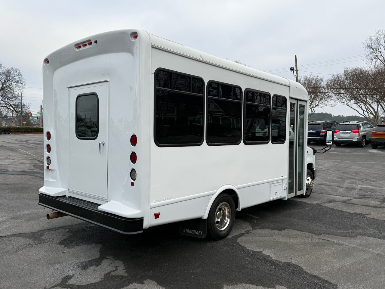 Ford E-Series Cutaway E-350 SRW 138" WB 2022