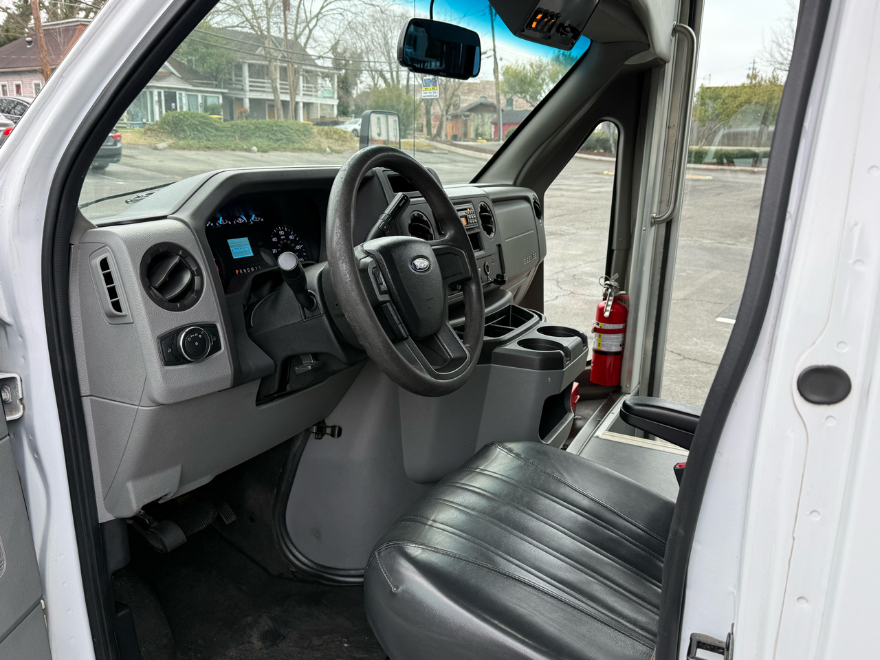 Ford E-Series Cutaway E-350 SRW 138" WB 2022