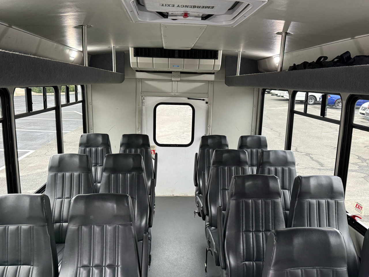 Ford E-Series Cutaway E-350 SRW 138" WB 2022