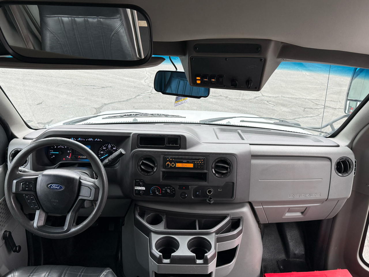 Ford E-Series Cutaway E-350 SRW 138" WB 2022