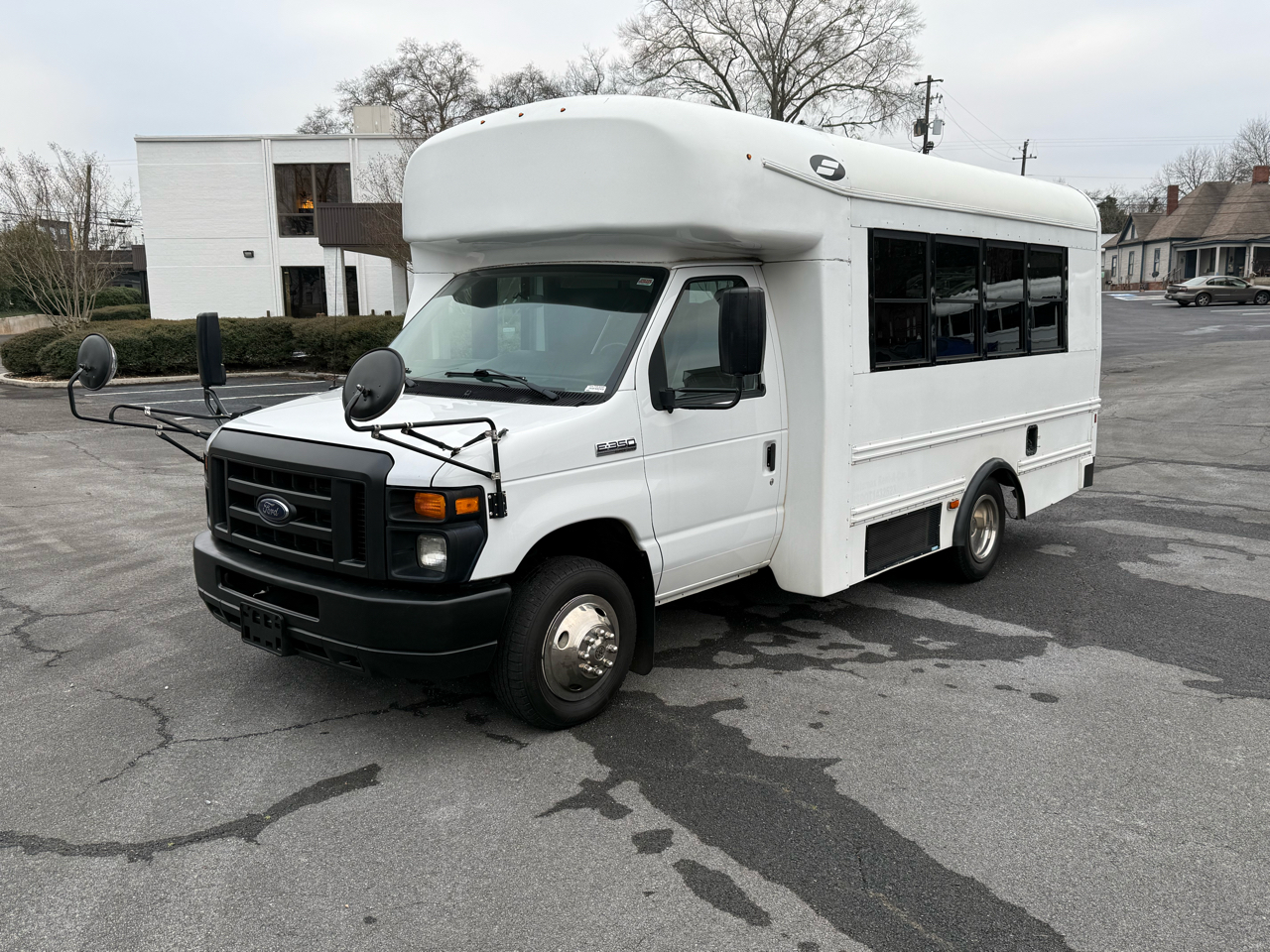 Ford E-Series Cutaway E-350 DRW 138" WB 2017