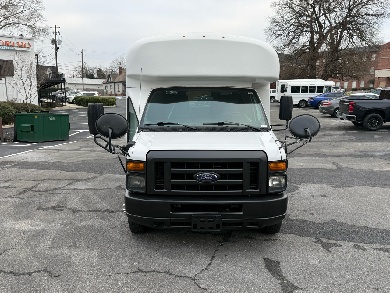 Ford E-Series Cutaway E-350 DRW 138" WB 2017