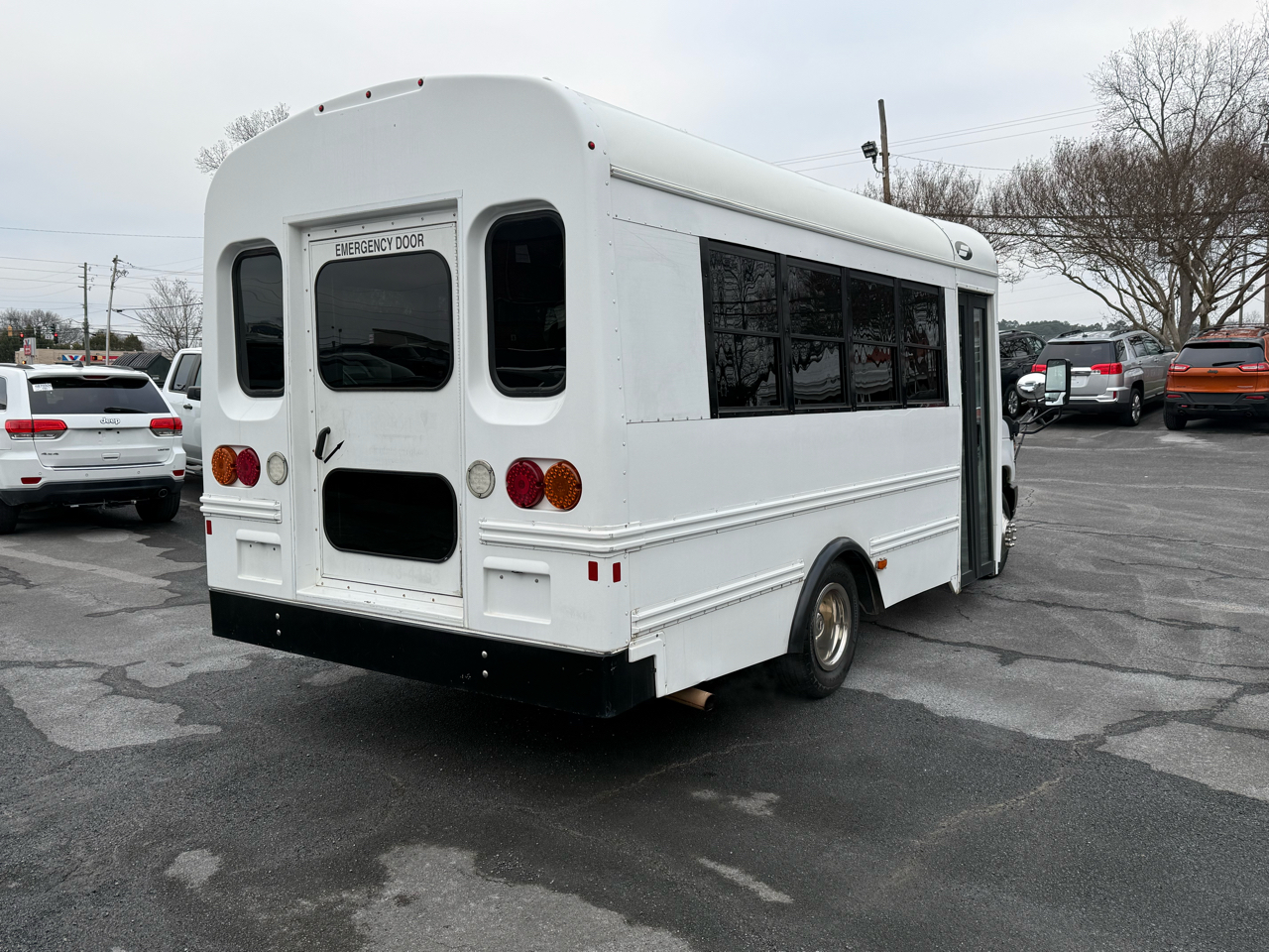 Ford E-Series Cutaway E-350 DRW 138" WB 2017