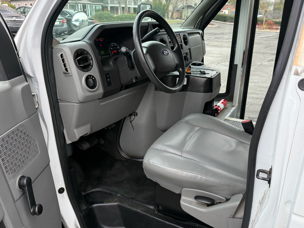 Ford E-Series Cutaway E-350 DRW 138" WB 2017