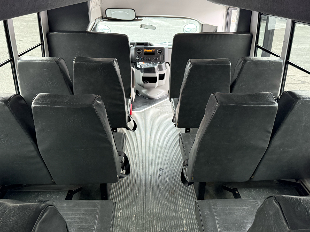 Ford E-Series Cutaway E-350 DRW 138" WB 2017