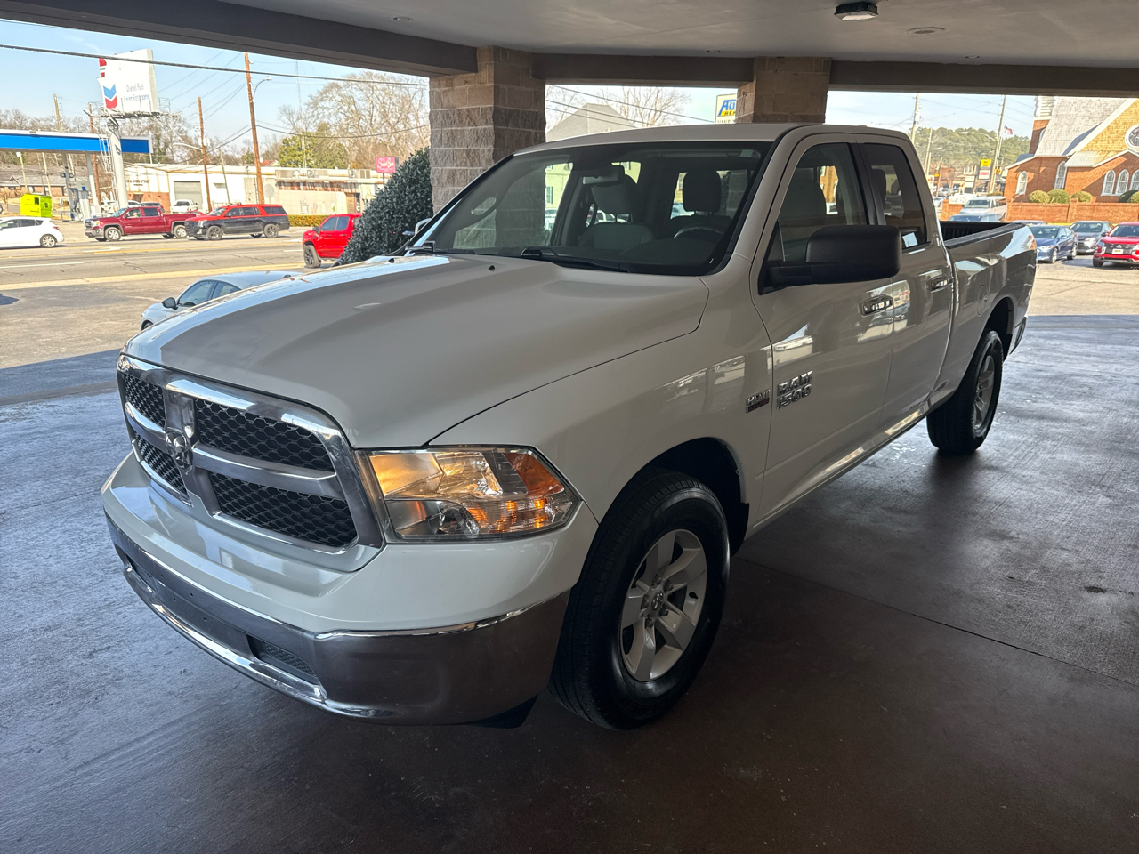 RAM 1500 2WD Quad Cab 140.5" SLT 2016
