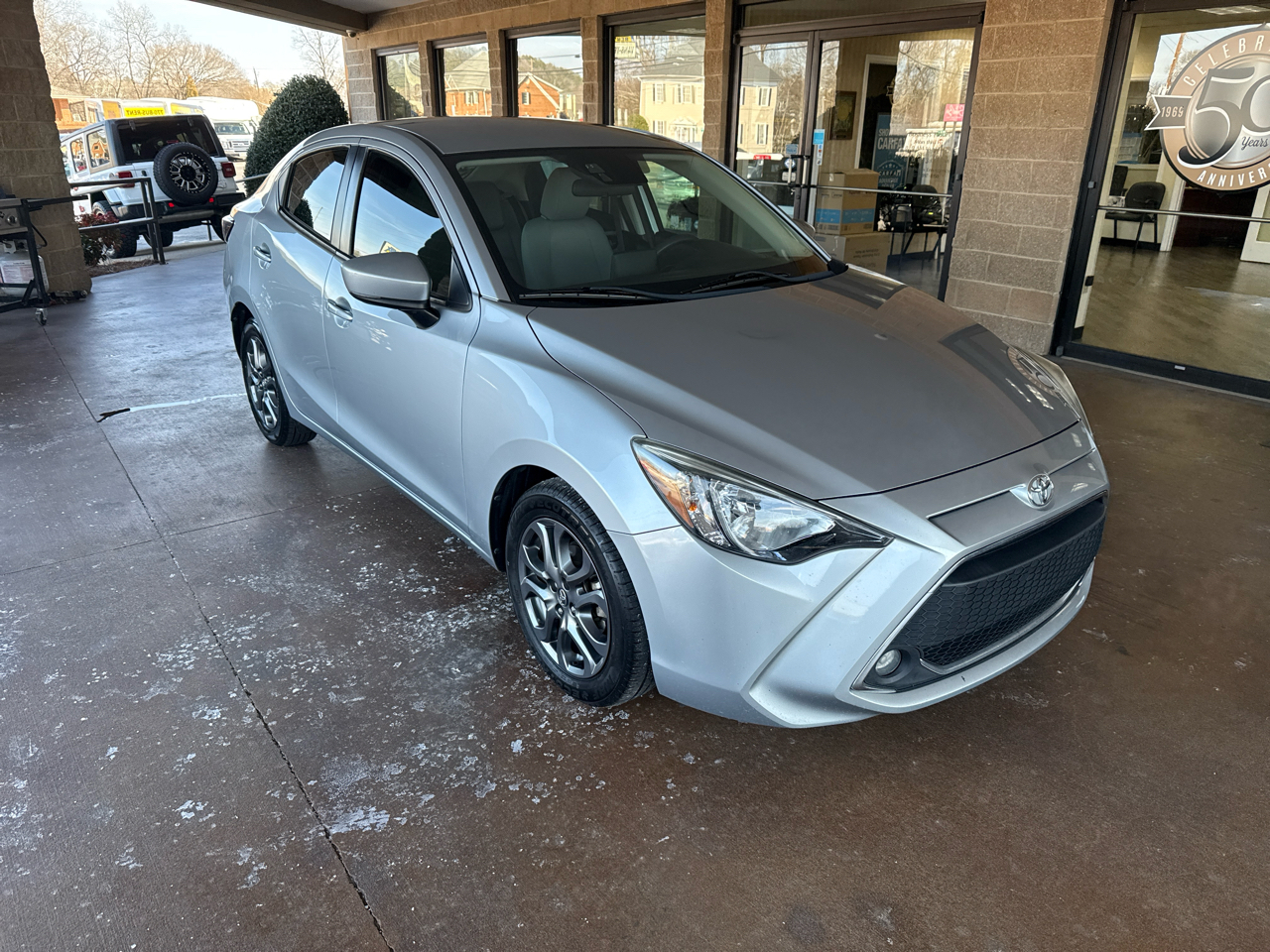 Toyota Yaris Sedan XLE Auto (Natl) 2019