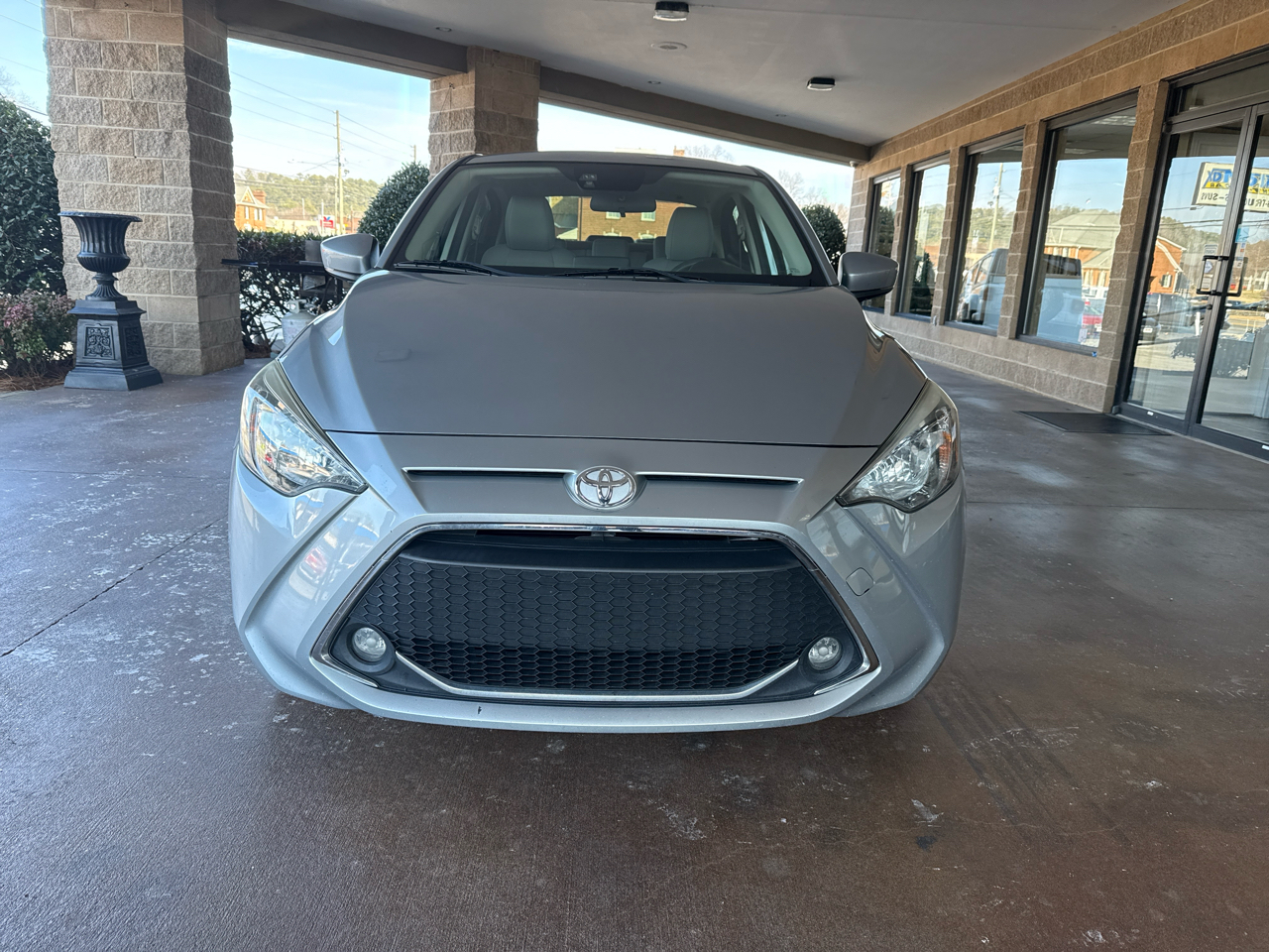 Toyota Yaris Sedan XLE Auto (Natl) 2019