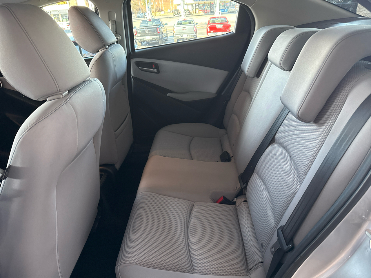 Toyota Yaris Sedan XLE Auto (Natl) 2019