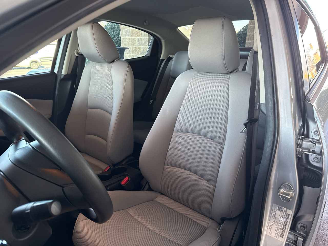 Toyota Yaris Sedan XLE Auto (Natl) 2019