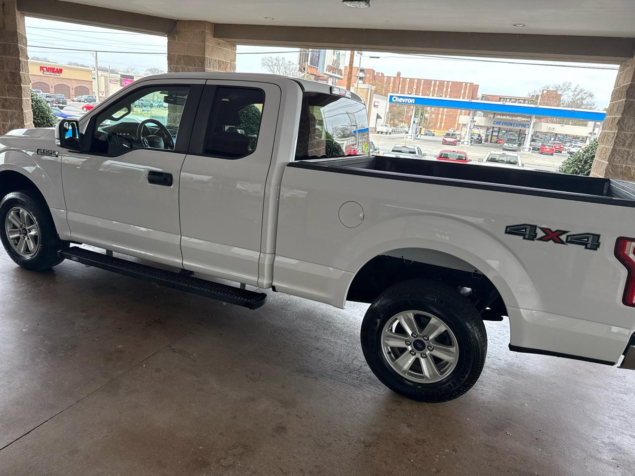 Ford F-150 4WD SuperCab 145" XL 2018