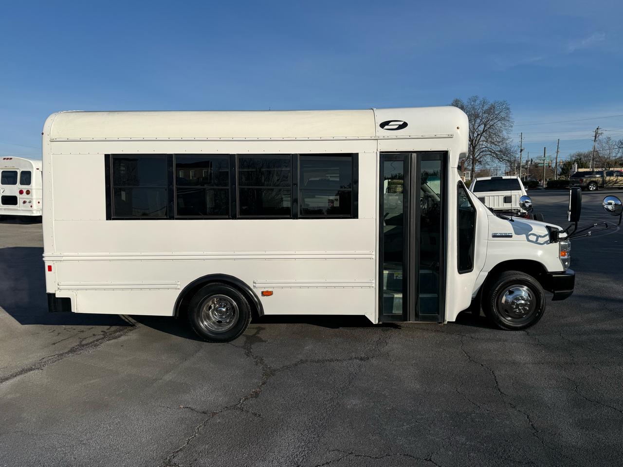 Ford E-Series Cutaway E-350 SRW 138" WB 2018
