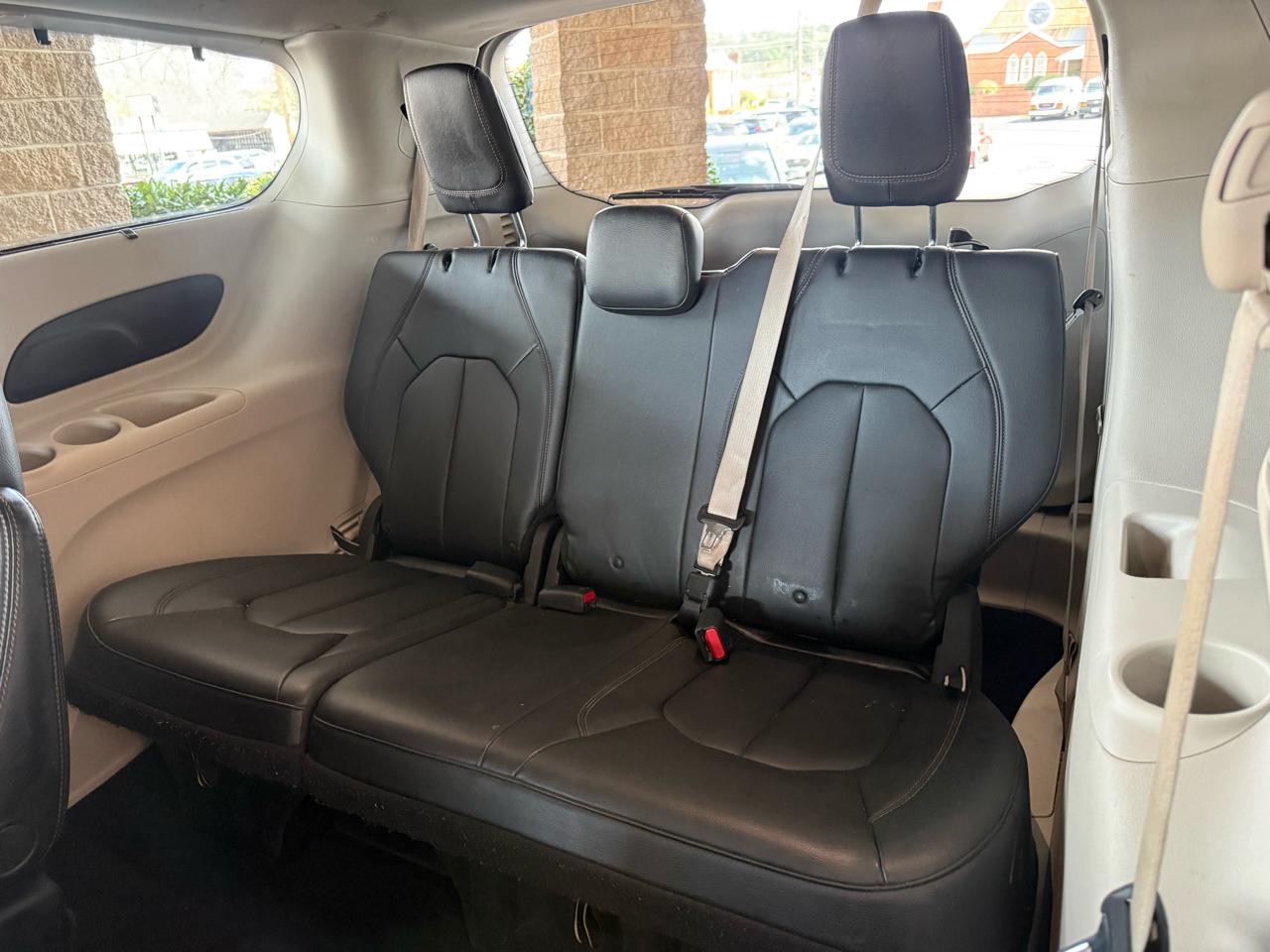 Chrysler Pacifica Touring-L FWD 2017