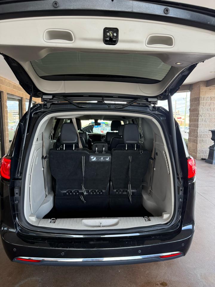 Chrysler Pacifica Touring-L FWD 2017