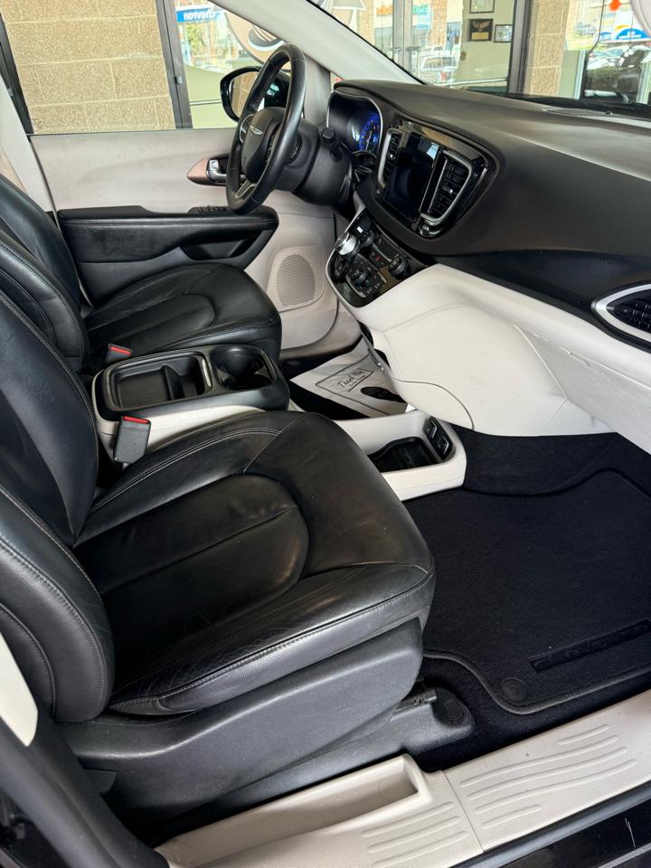 Chrysler Pacifica Touring-L FWD 2017