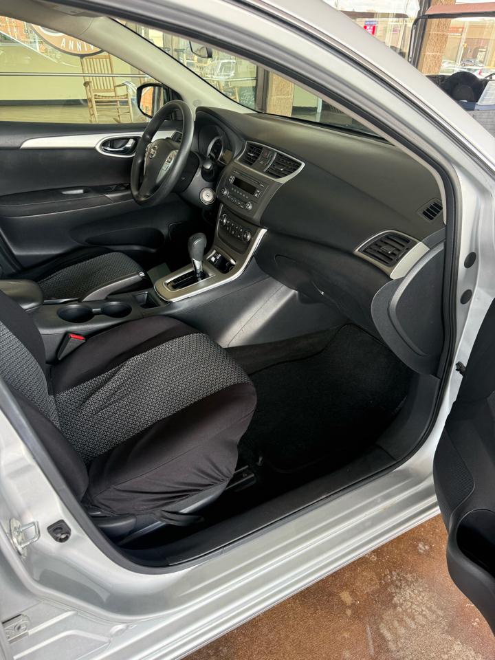 Nissan Sentra 4dr Sdn I4 CVT FE+ SV 2014