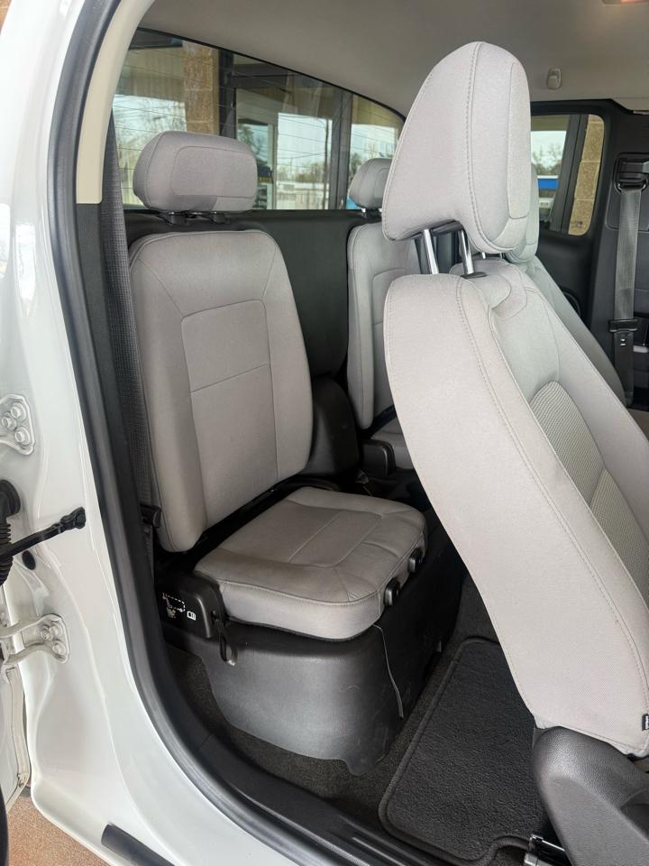 GMC Canyon 2WD Ext Cab 128.3" 2018