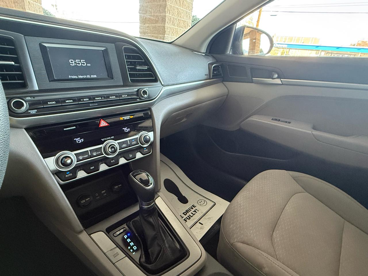 Hyundai Elantra SE IVT 2020