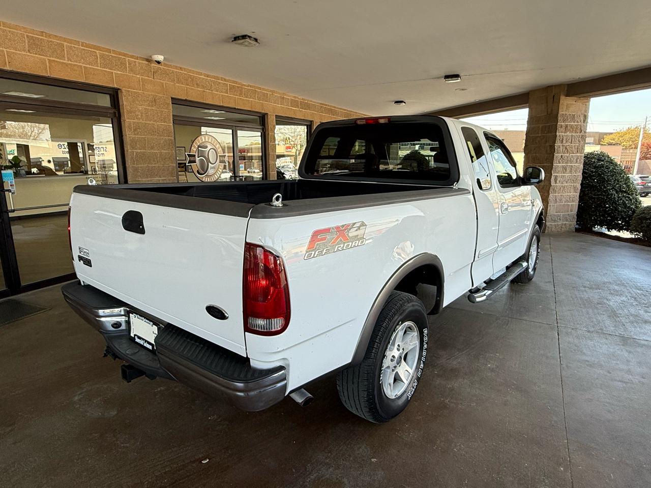 Ford F-150 4WD SuperCab 145" XLT 2003