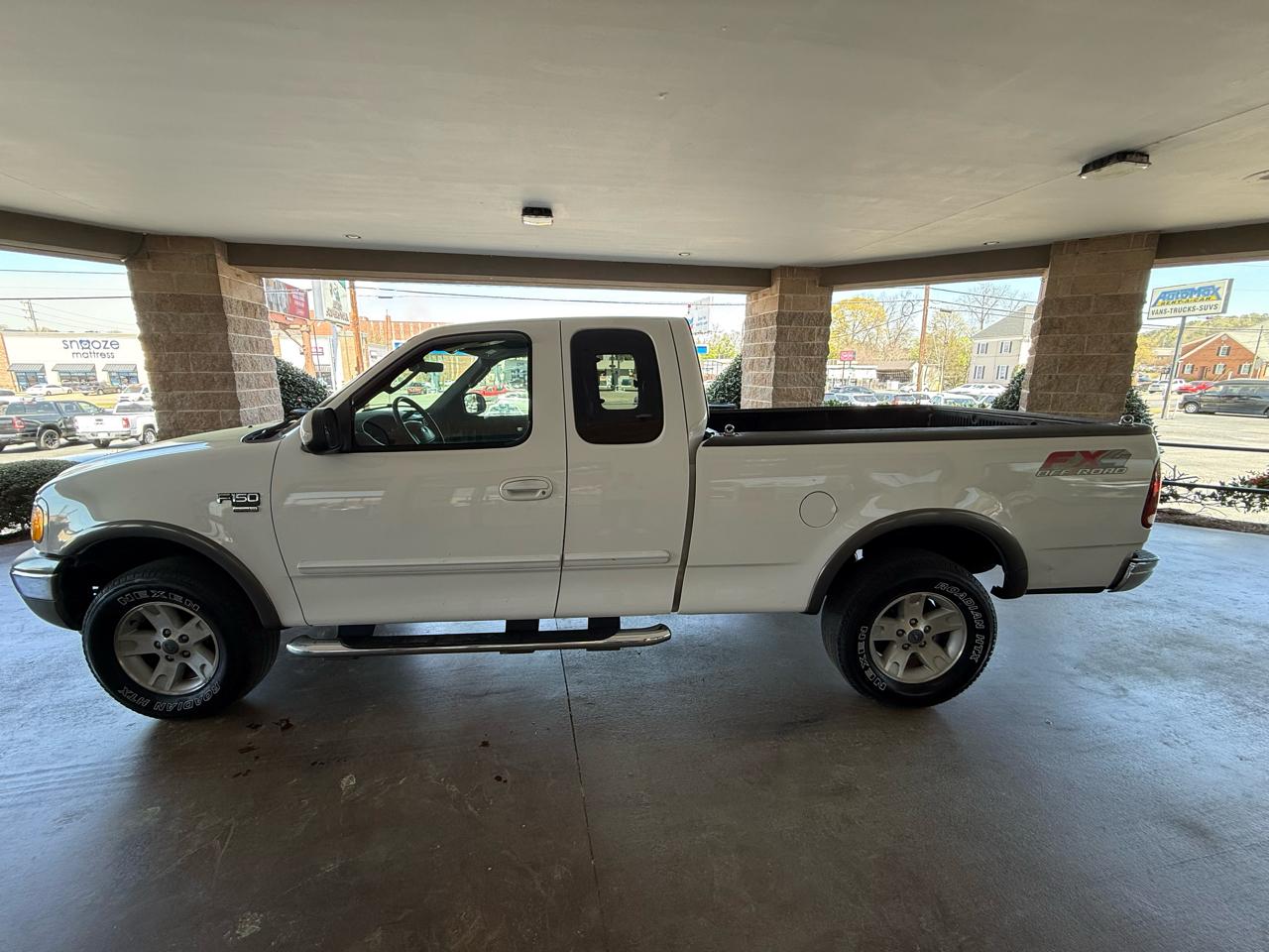 Ford F-150 4WD SuperCab 145" XLT 2003