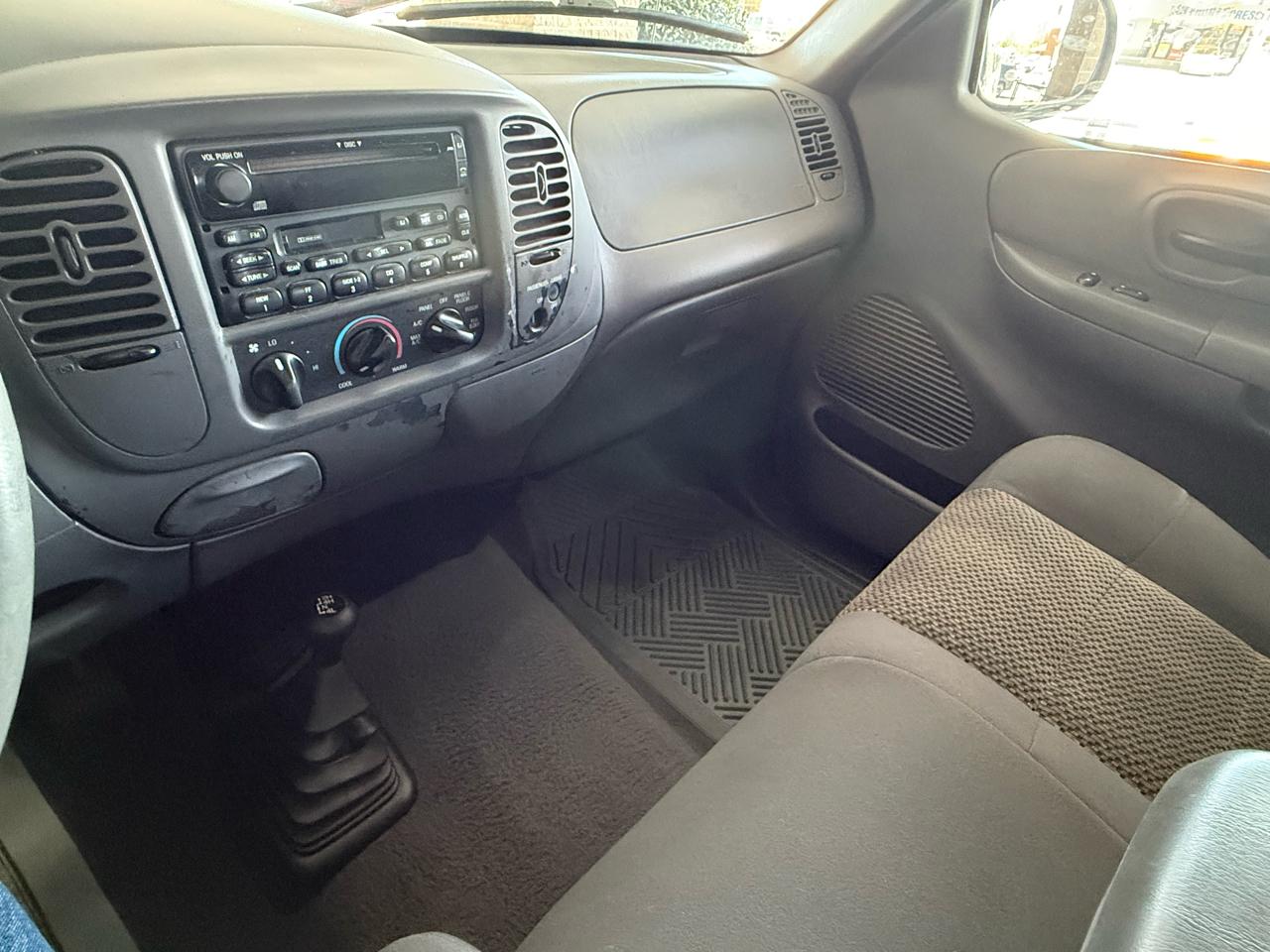 Ford F-150 4WD SuperCab 145" XLT 2003