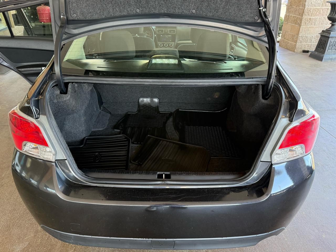 Subaru Impreza Sedan 4dr CVT 2.0i Premium 2016