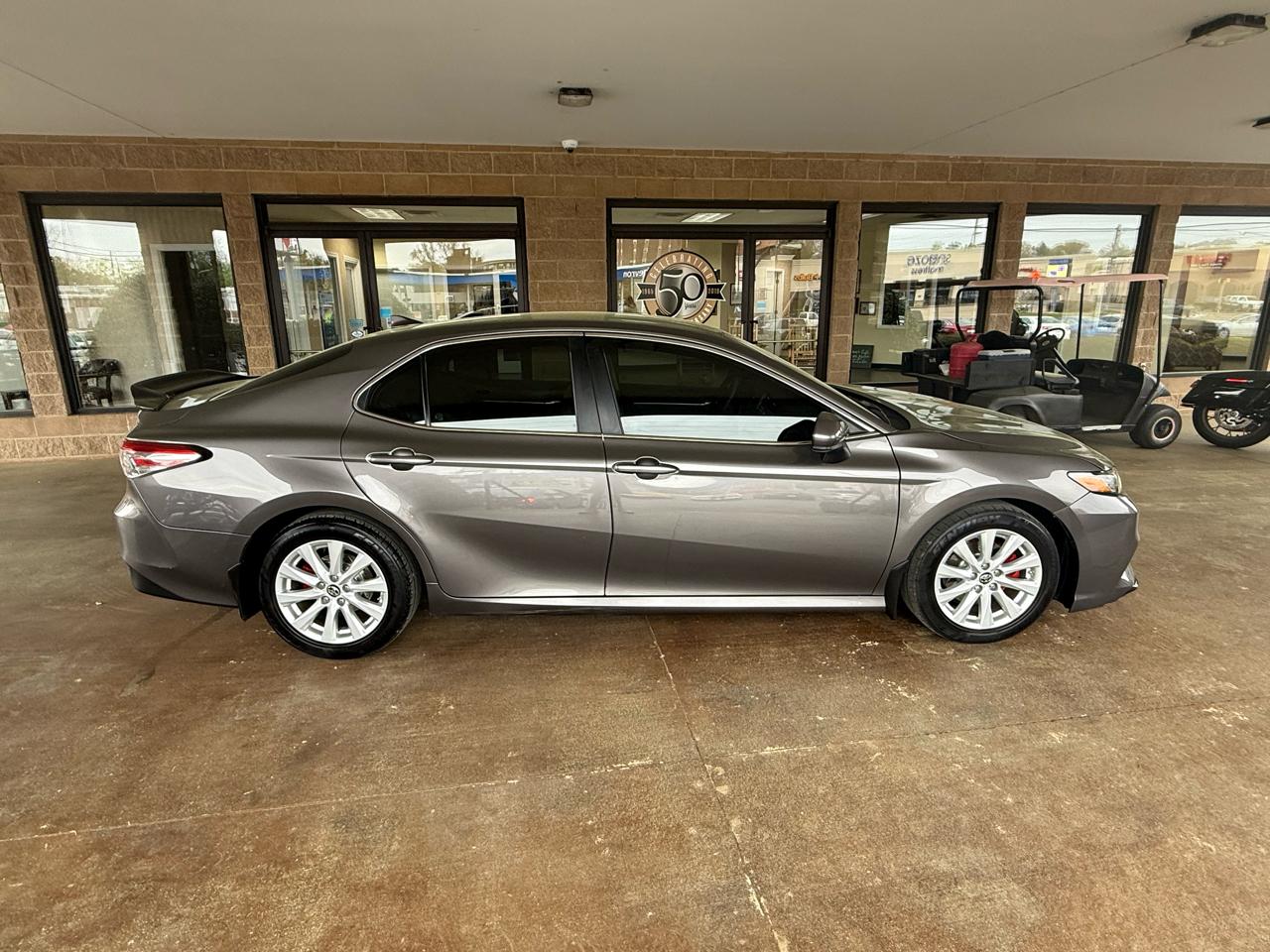 Toyota Camry LE Auto (Natl) 2020