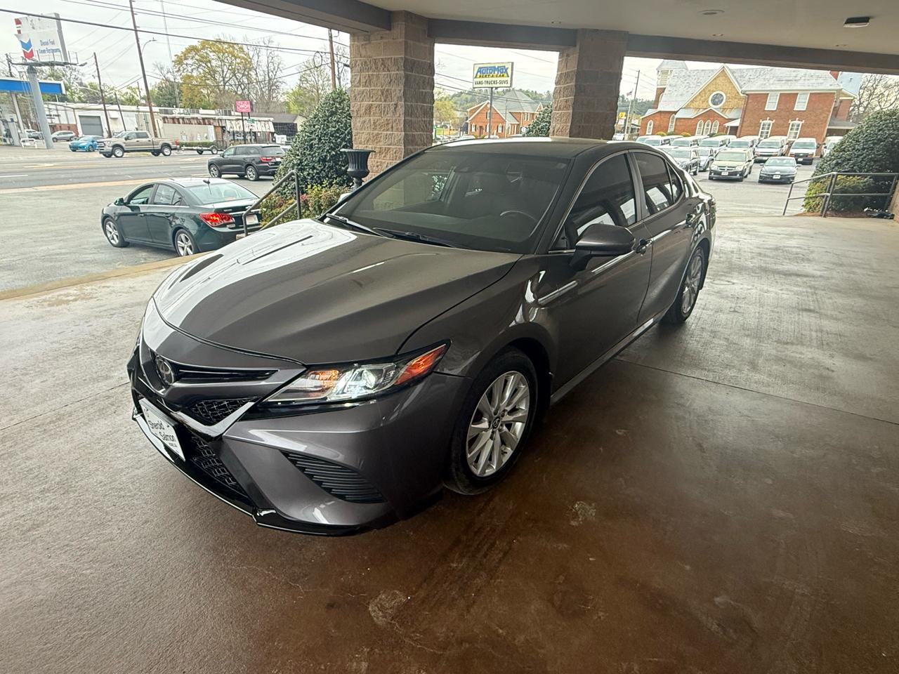 Toyota Camry LE Auto (Natl) 2020