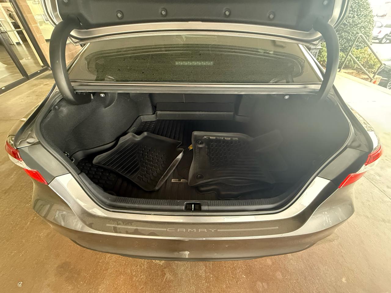 Toyota Camry LE Auto (Natl) 2020