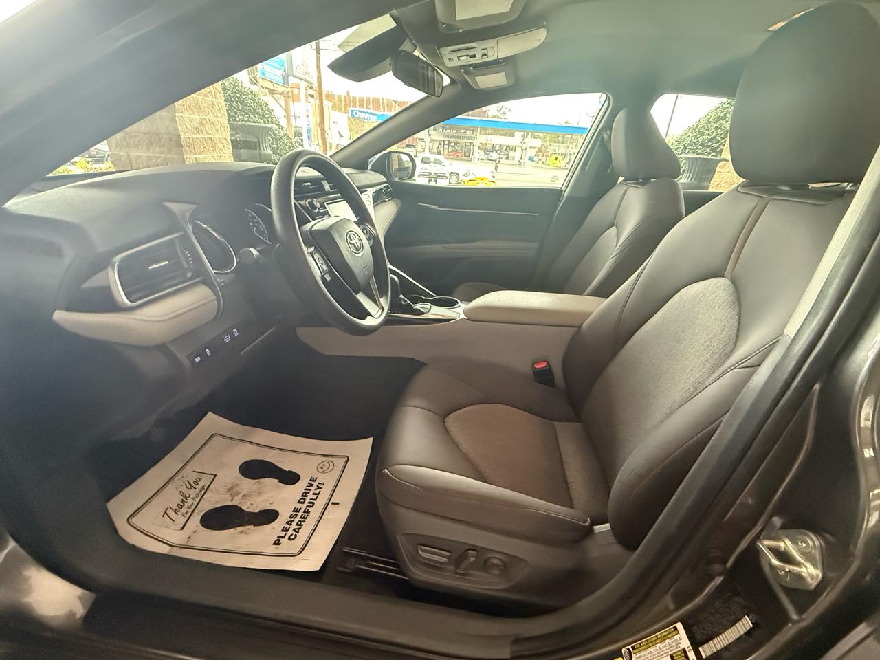 Toyota Camry LE Auto (Natl) 2020