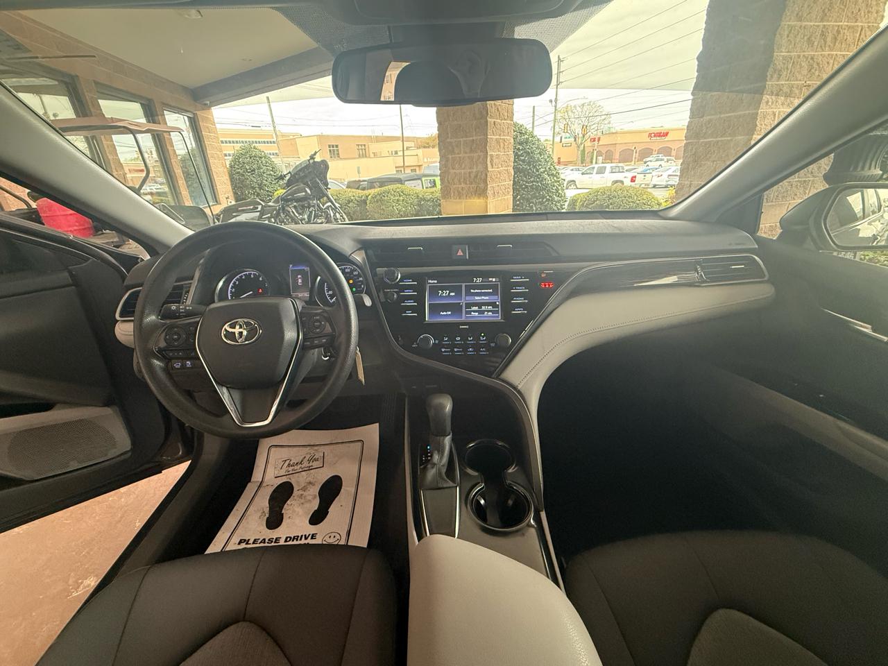 Toyota Camry LE Auto (Natl) 2020