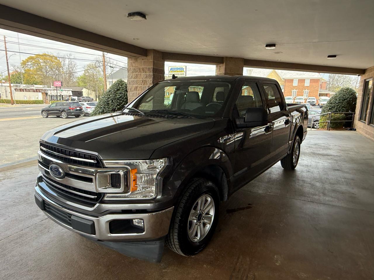 Ford F-150 2WD SuperCrew 145" XLT 2020