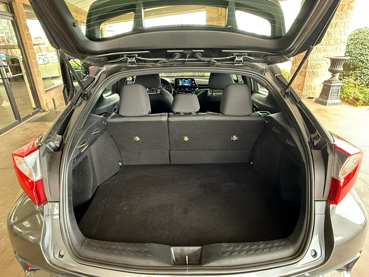 Toyota C-HR XLE FWD (Natl) 2018