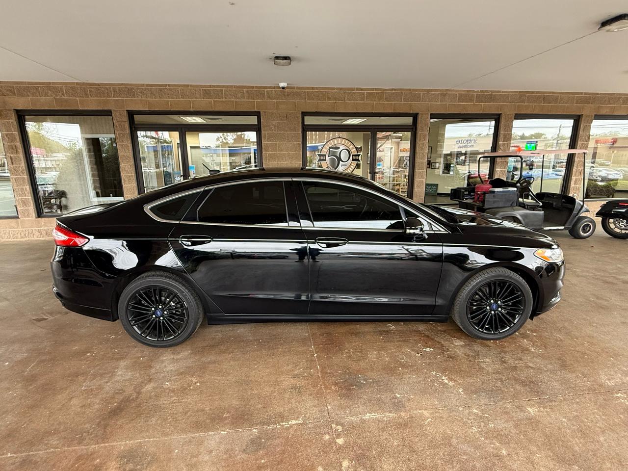 Ford Fusion 4dr Sdn SE FWD 2016