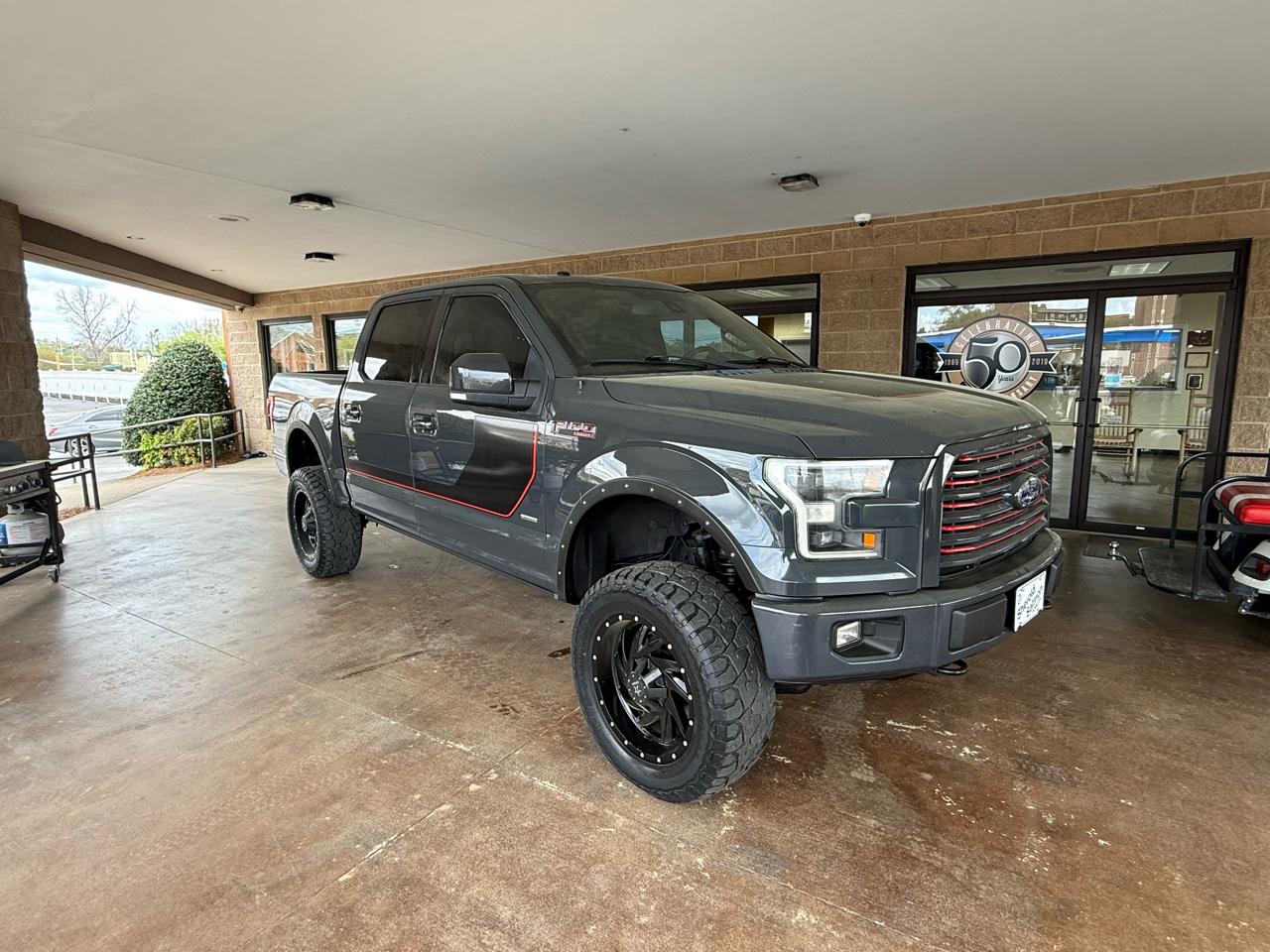 Ford F-150 2WD SuperCab 145" Lariat 2016