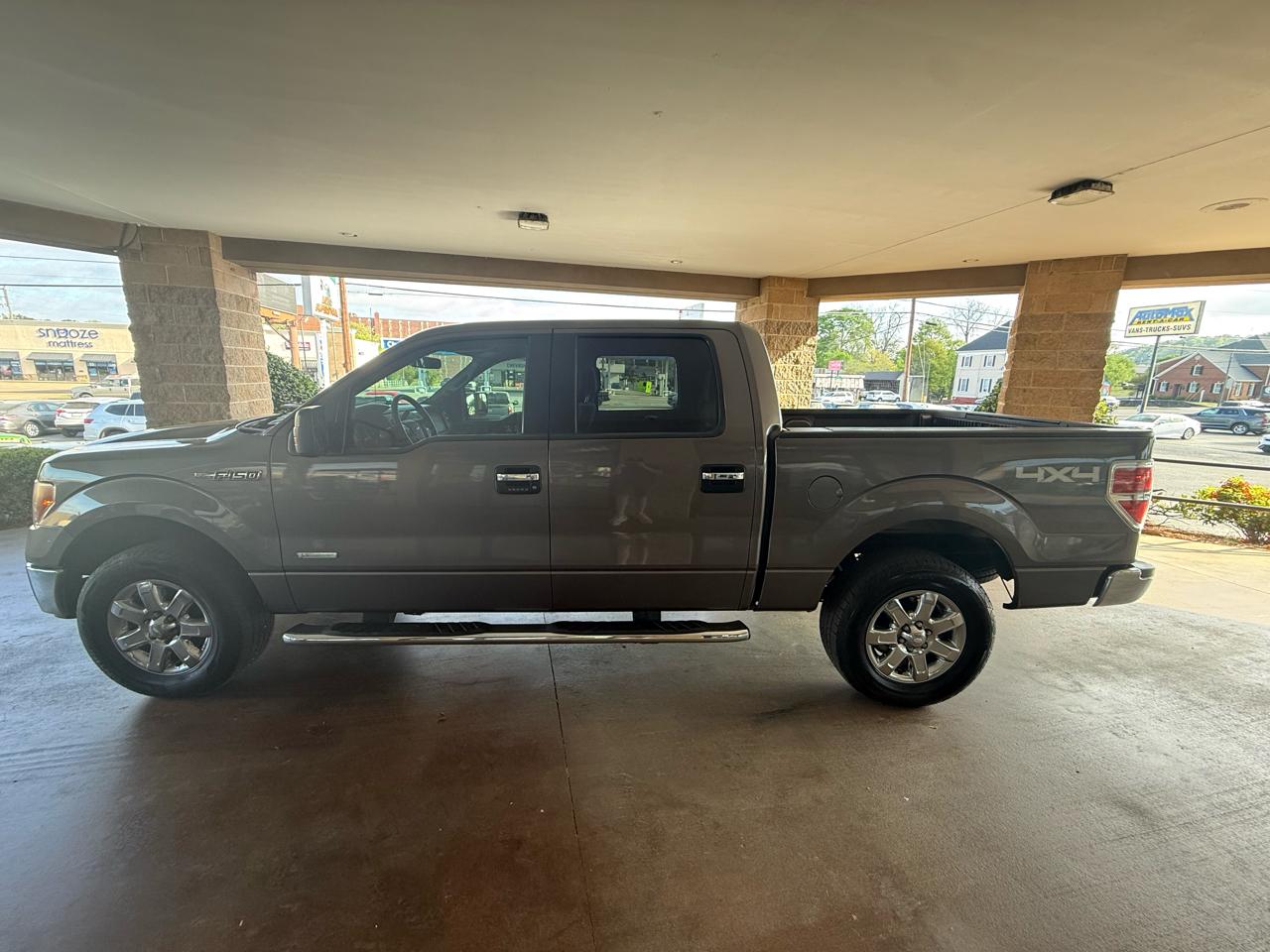 Ford F-150 4WD SuperCrew 145" XLT 2013