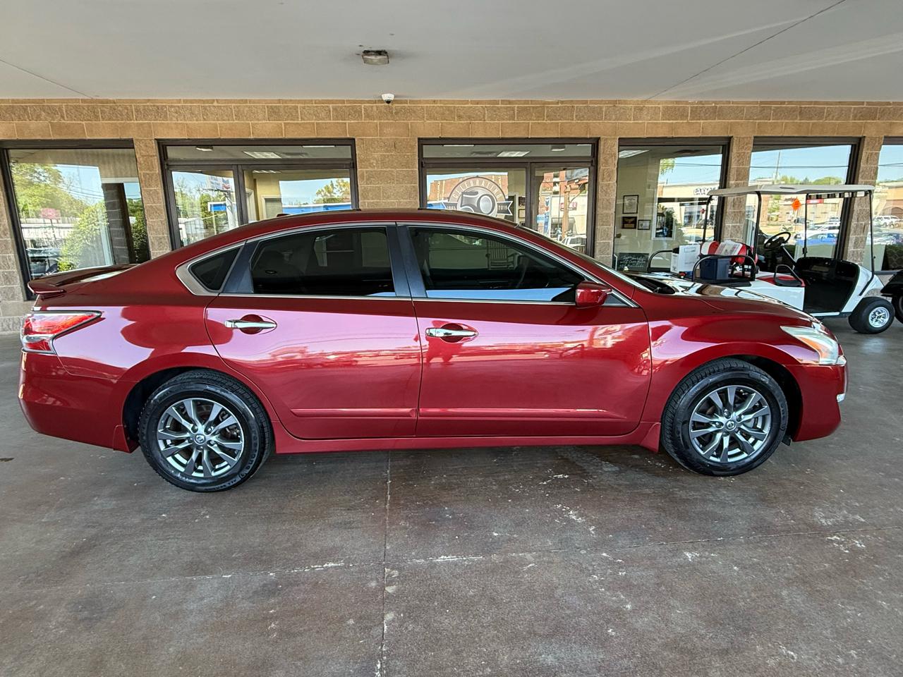 Nissan Altima 4dr Sdn I4 2.5 S 2015