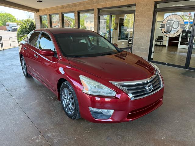 Red (Burgundy) 2015 Nissan Altima 2.5 S Sedan Front-Wheel Drive Automatic