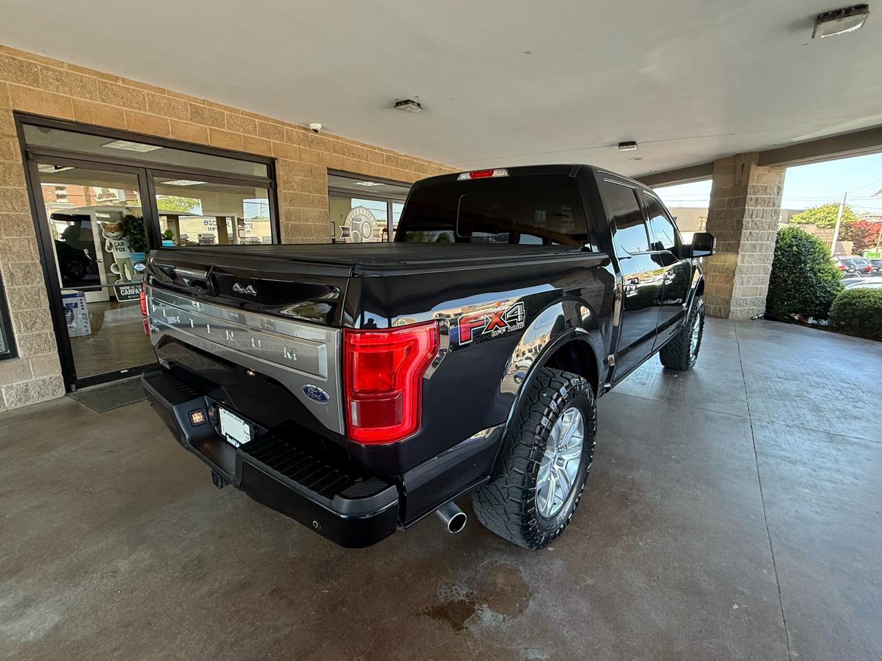 Ford F-150 4WD SuperCrew 145" Platinum 2015