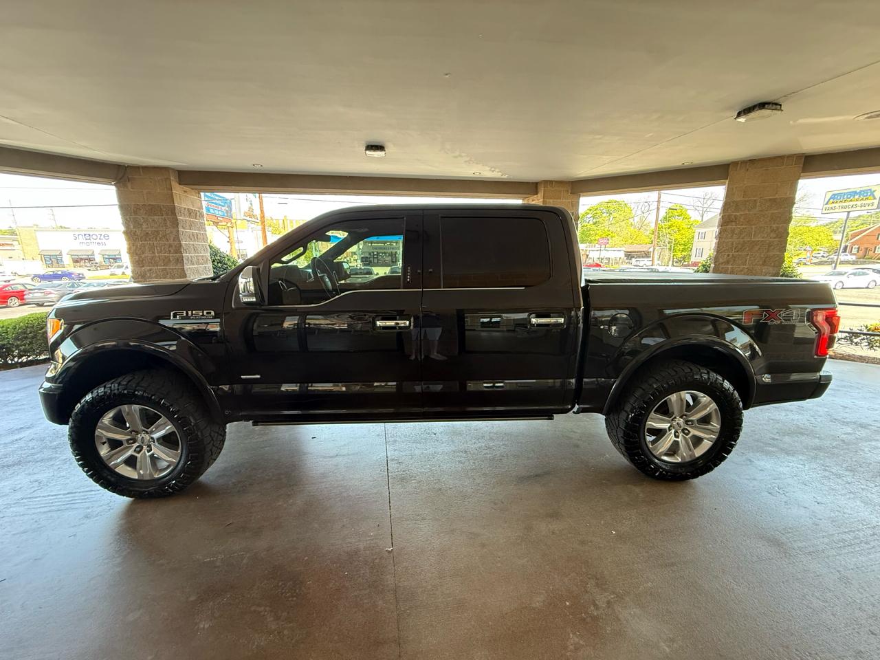Ford F-150 4WD SuperCrew 145" Platinum 2015