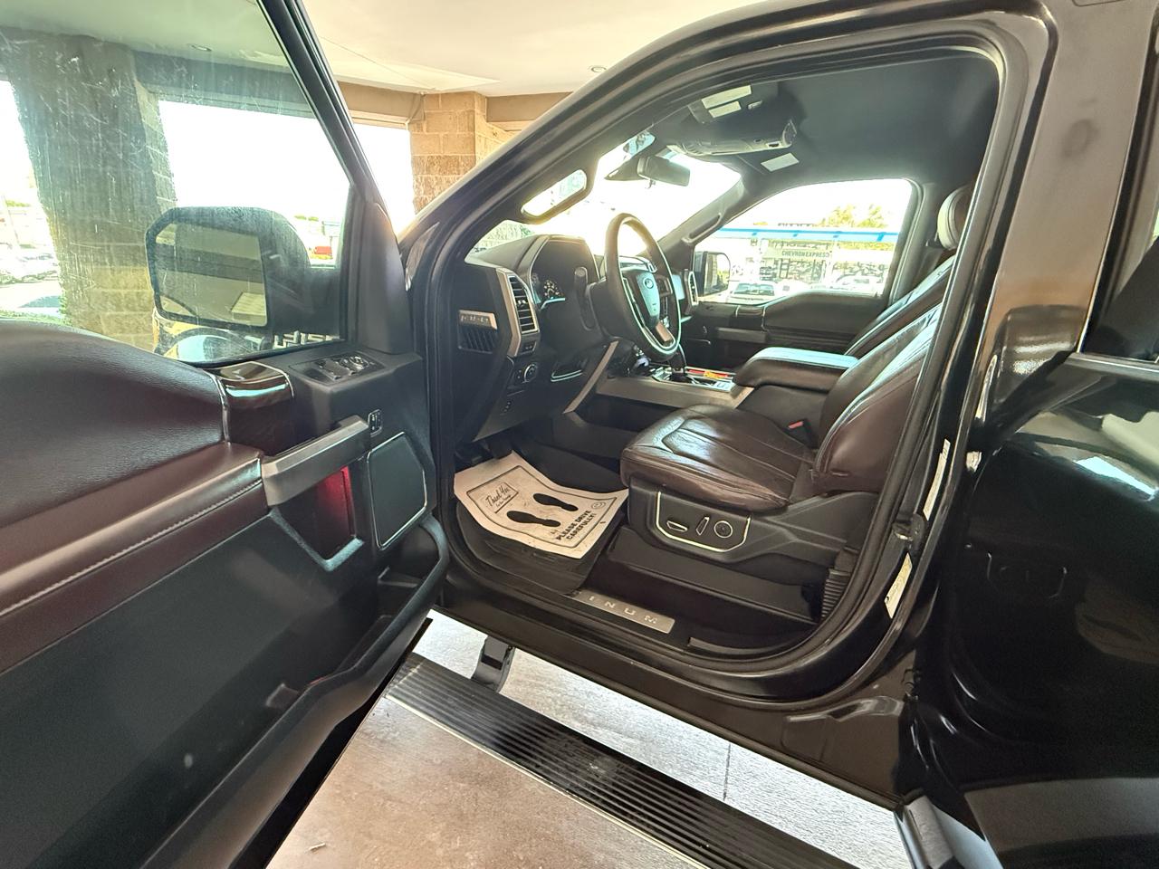 Ford F-150 4WD SuperCrew 145" Platinum 2015