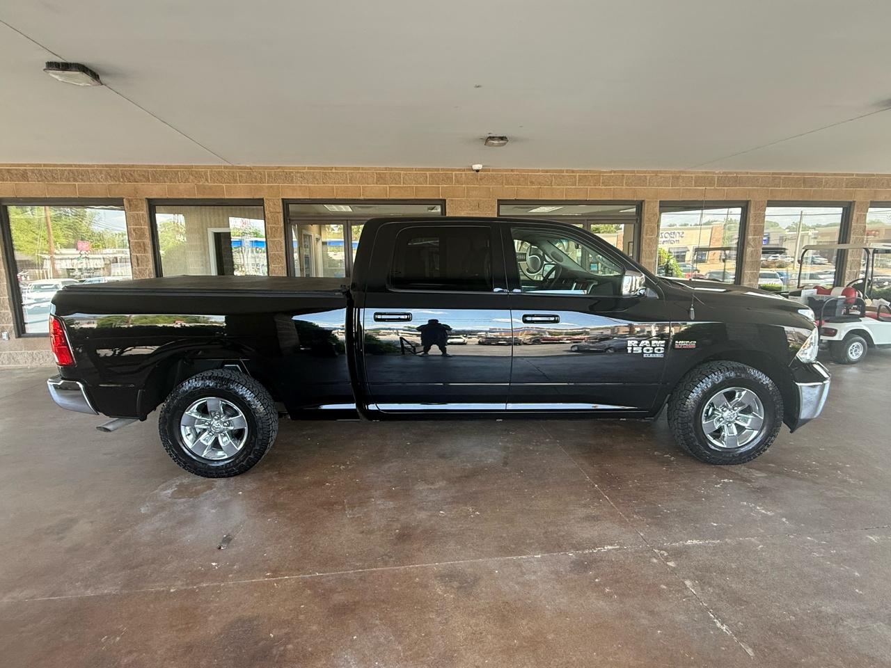 RAM 1500 Classic SLT 4x2 Crew Cab 6'4" Box 2020