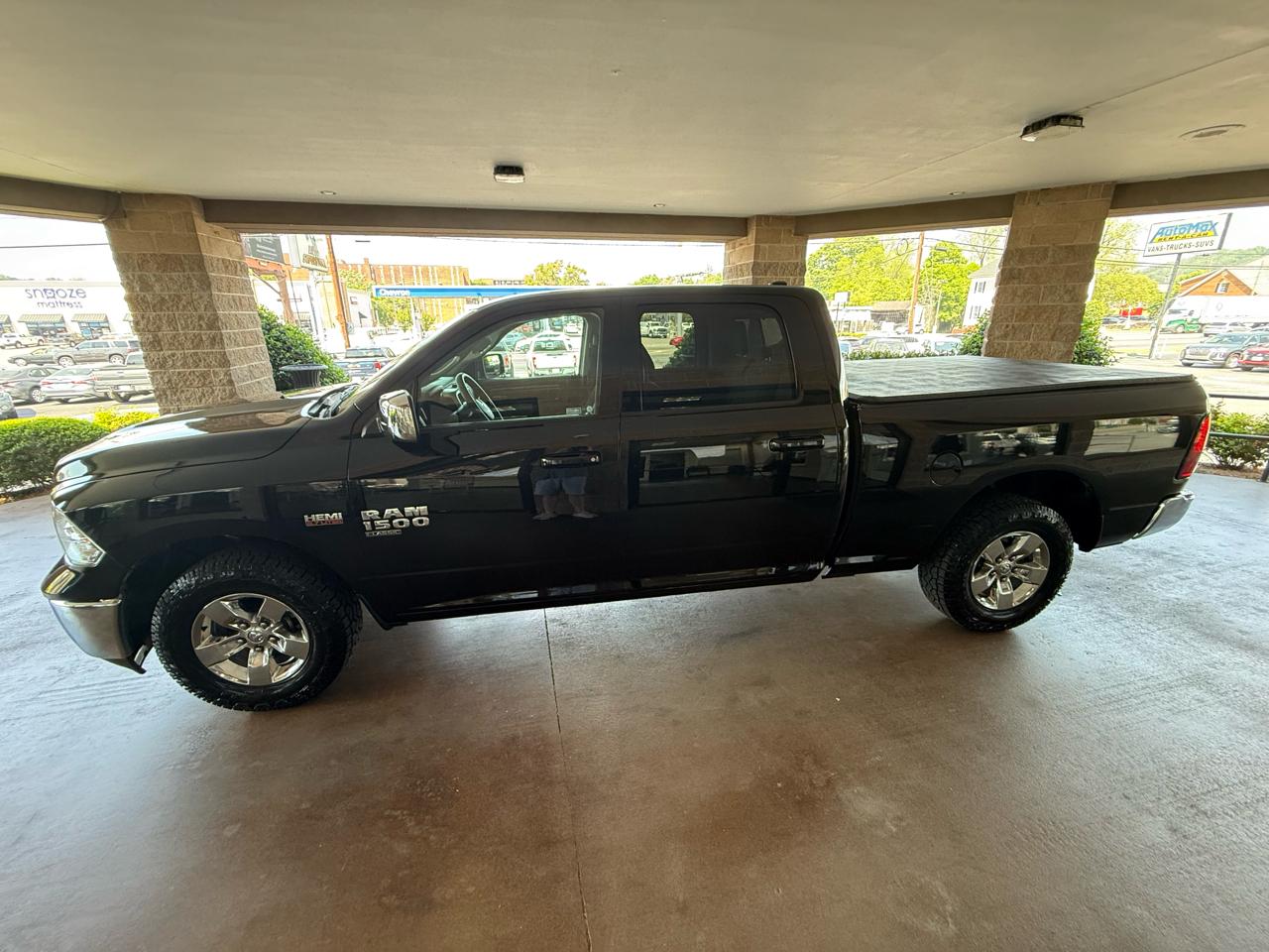 RAM 1500 Classic SLT 4x2 Crew Cab 6'4" Box 2020