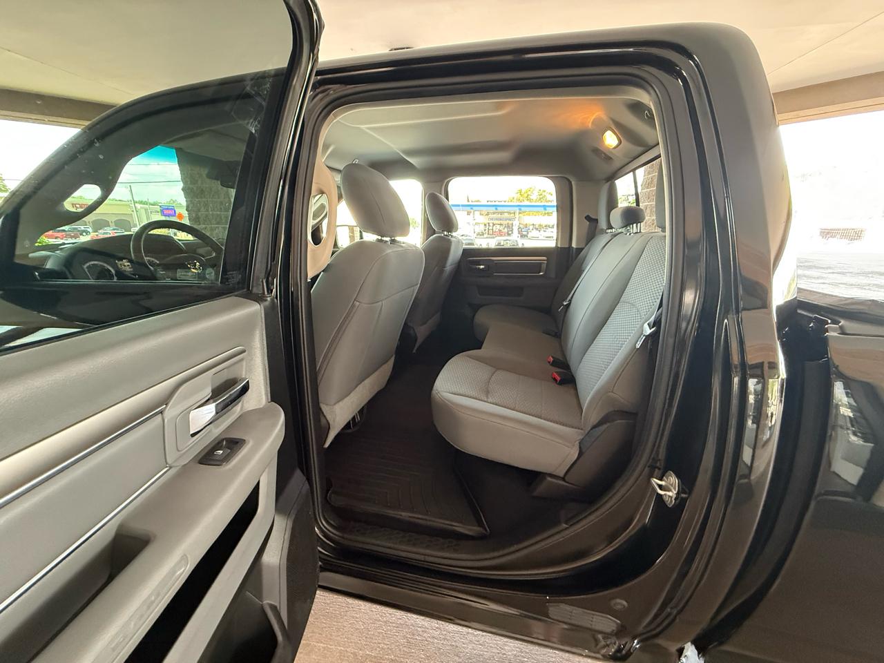 RAM 1500 Classic SLT 4x2 Crew Cab 6'4" Box 2020