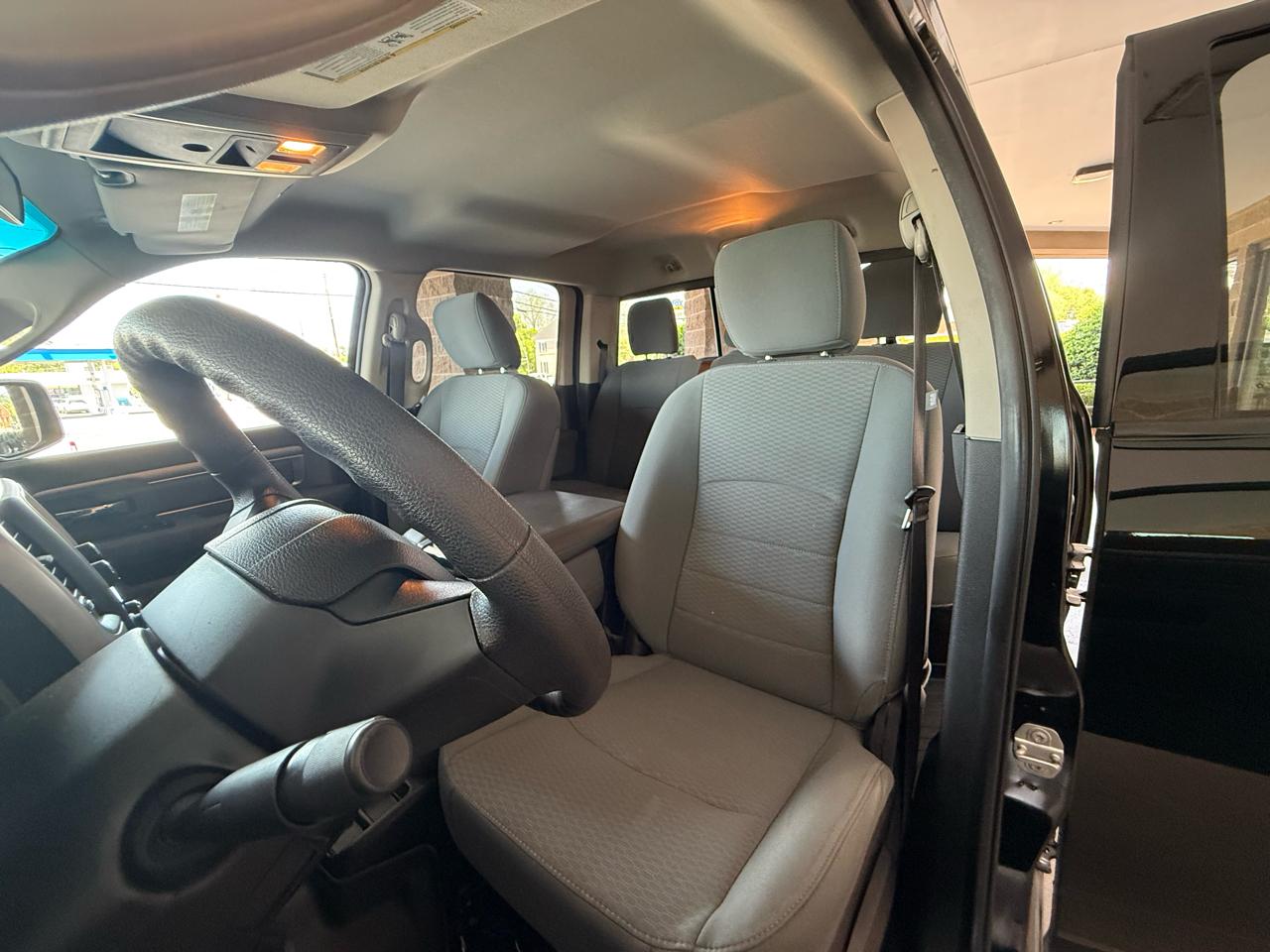 RAM 1500 Classic SLT 4x2 Crew Cab 6'4" Box 2020