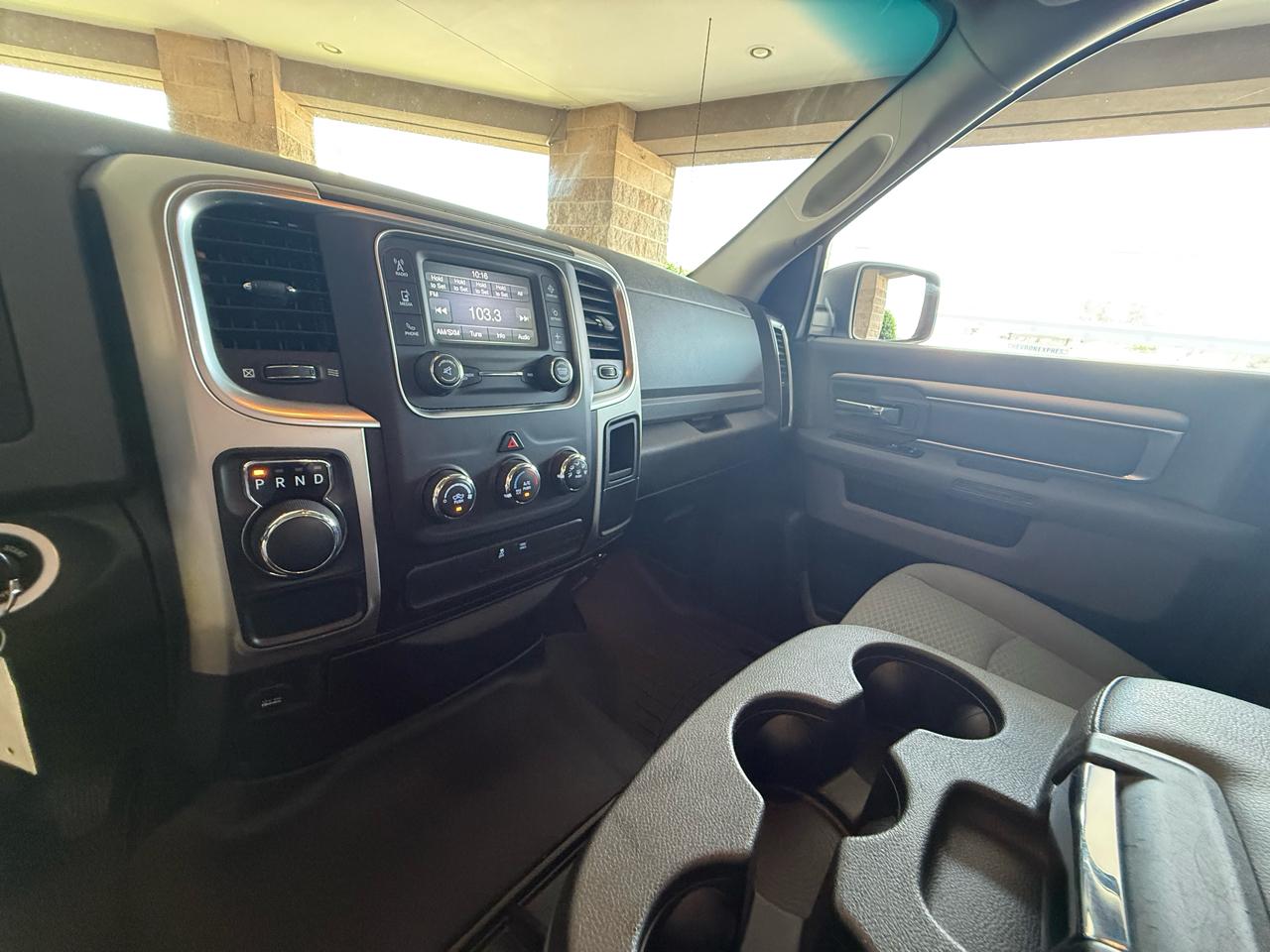 RAM 1500 Classic SLT 4x2 Crew Cab 6'4" Box 2020