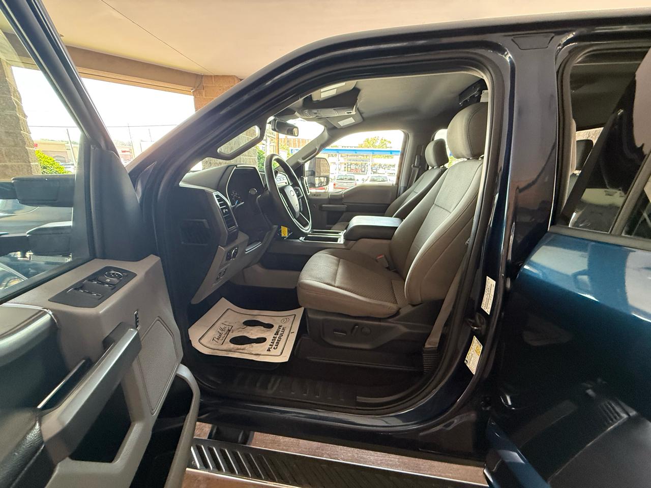 Ford F-150 4WD SuperCrew 145" XLT 2020