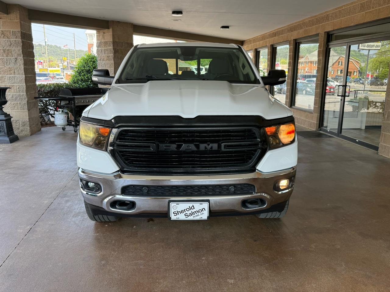 RAM 1500 Big Horn 4x4 Crew Cab 5'7" Box 2020